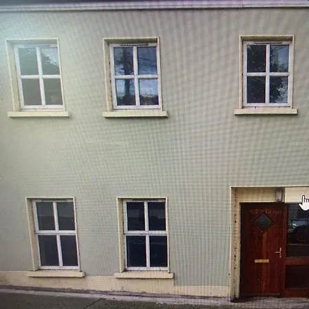 110 Main Street, Nyaraló Ballybay